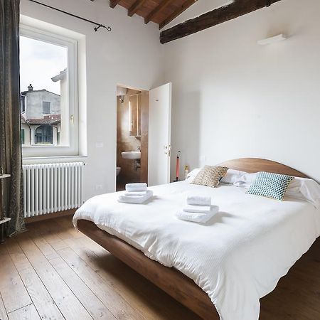 Poet'S Santo Spirito Apt. Apartment Firenze Bagian luar foto