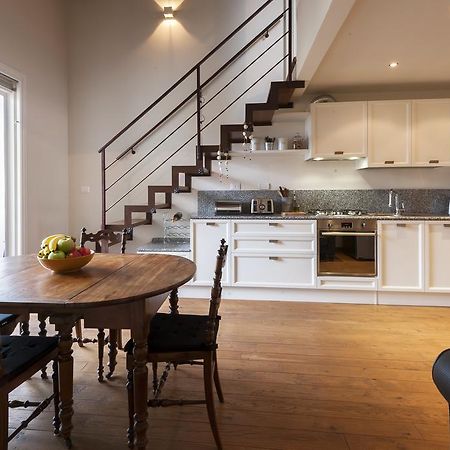 Poet'S Santo Spirito Apt. Apartment Firenze Bagian luar foto