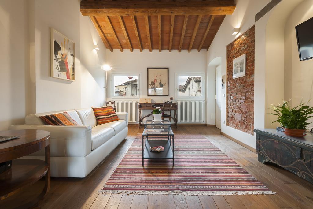 Poet'S Santo Spirito Apt. Apartment Firenze Bagian luar foto