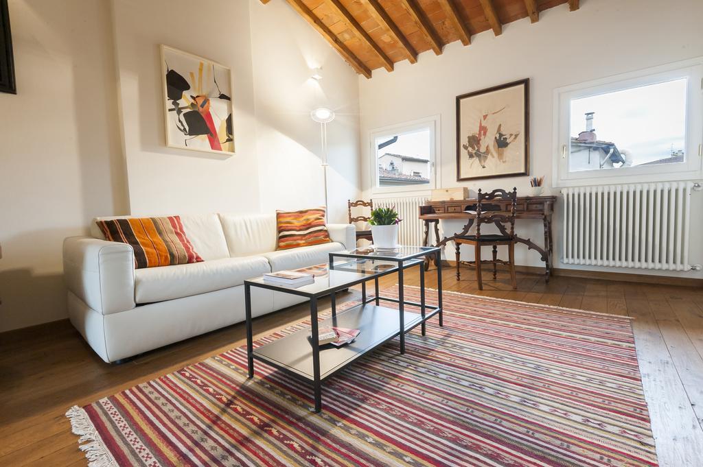Poet'S Santo Spirito Apt. Apartment Firenze Bagian luar foto