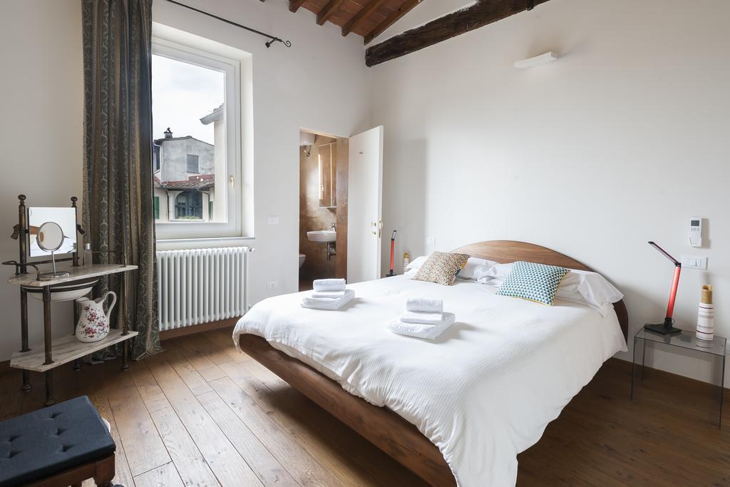 Poet'S Santo Spirito Apt. Apartment Firenze Bagian luar foto