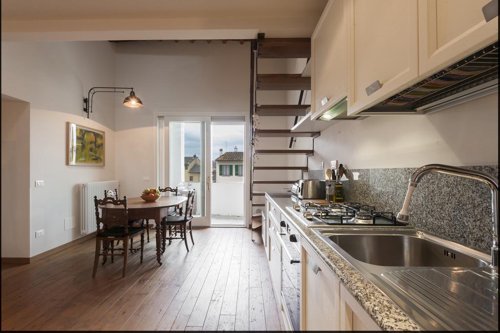 Poet'S Santo Spirito Apt. Apartment Firenze Bagian luar foto