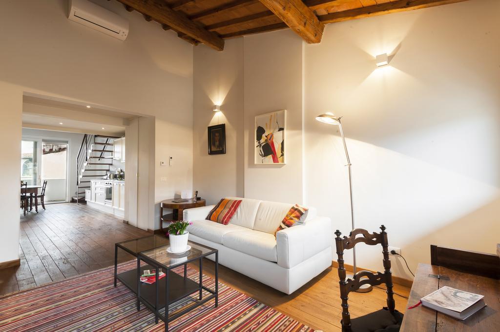 Poet'S Santo Spirito Apt. Apartment Firenze Bagian luar foto