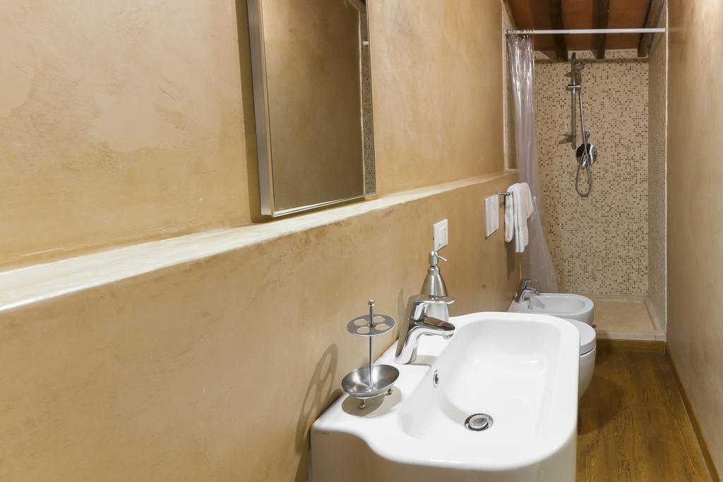 Poet'S Santo Spirito Apt. Apartment Firenze Bagian luar foto